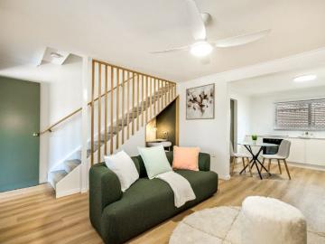 2 Bed Town House For sale, fully renovated