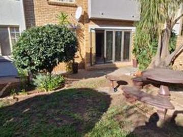 2 bed town house for sale
