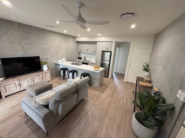 Fully Furnished 2 Bedroom Living in Noosaville Bills Included