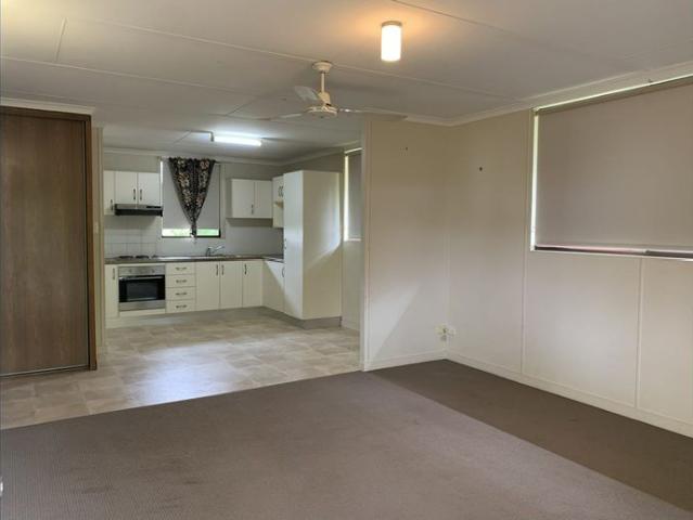 2 bed unit close to town NO PETS ALLOWED
