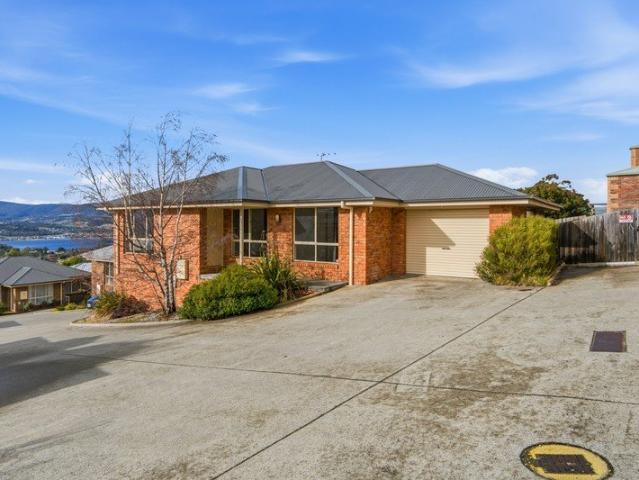 2 Bed Unit in Claremont