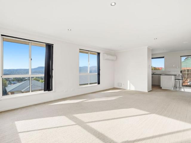 2 Bed Unit in Claremont