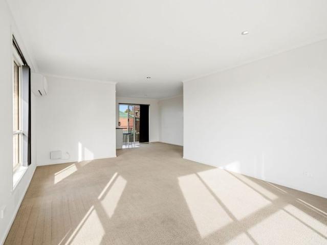 2 Bed Unit in Claremont