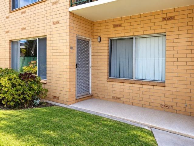 2 Bed unit with shared common swimming pool