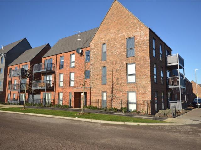 2 bed Upper Floor Flat for Rent