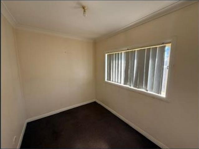2 bed across the shops