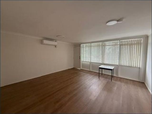2 bed above shop front
