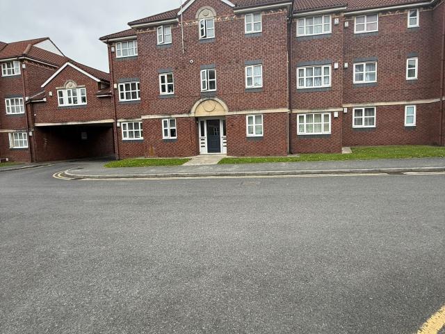 2 Bed Apartment 20 Henderson Street Manchester M19 Mustafa & Co Property Management