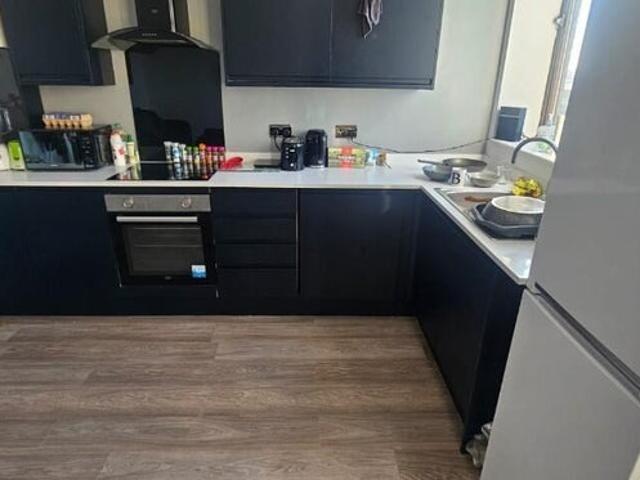 2 Bed Apartment Available Burley Road Bills inc