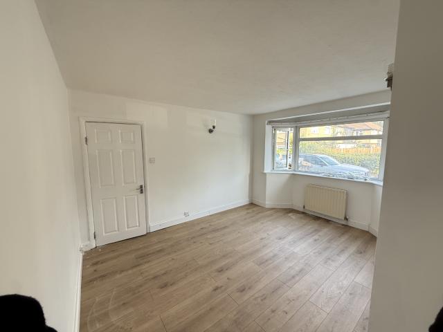 2 Bed Apartment Dockwell Close FELTHAM TW15 0QA Dream Homes Residentials Hounslow Limited