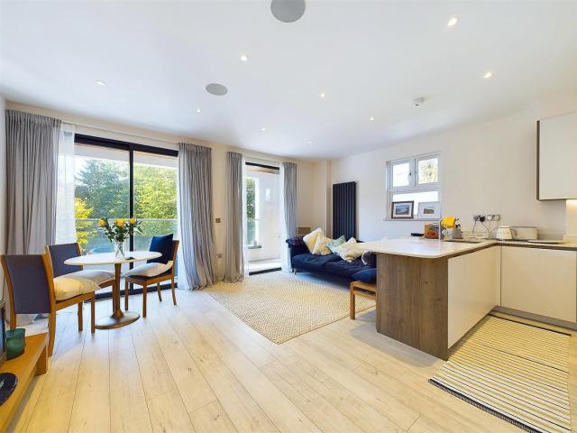 2 Bed Apartment For Rent
