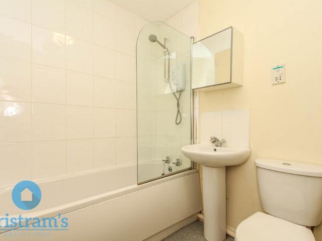 References Pending 2 bed Apartment