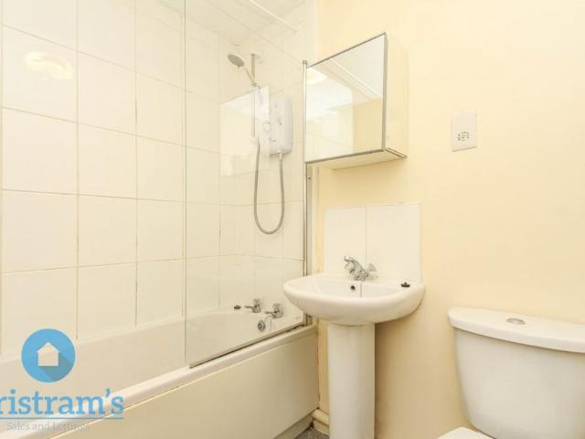 References Pending 2 bed Apartment