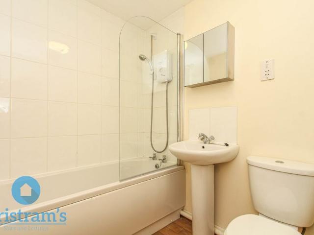 References Pending 2 bed Apartment