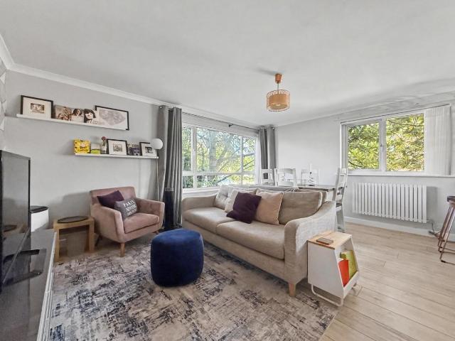 2 bed Apartment for Rent Osborne Road, Windsor