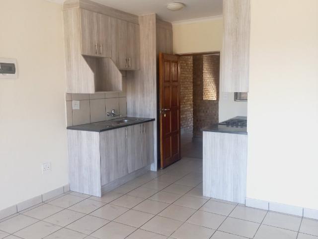 2 Bed Apartment in Brentwood Park Ah for Rent