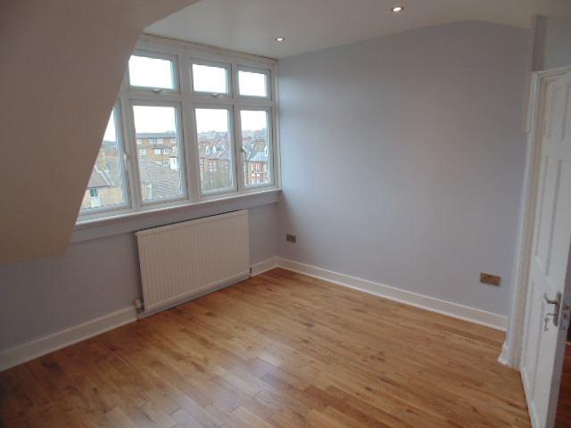 2 Bed Apartment on top floor with garden