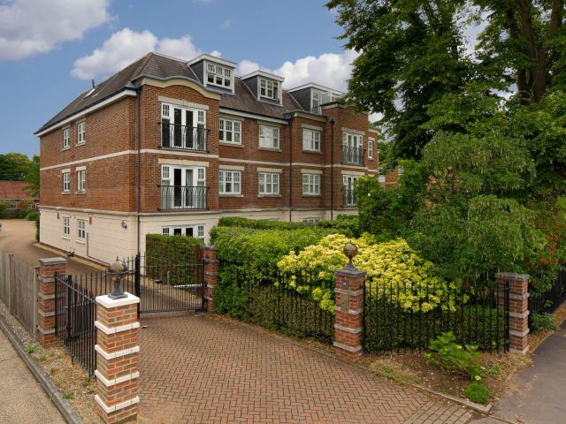 2 bed apartment let