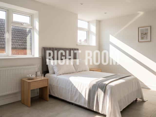 2 Bed Apartment, Market Street, Eastleigh SO50, 2 bed flat to rent, £1,300 pcm | PrimeLocation