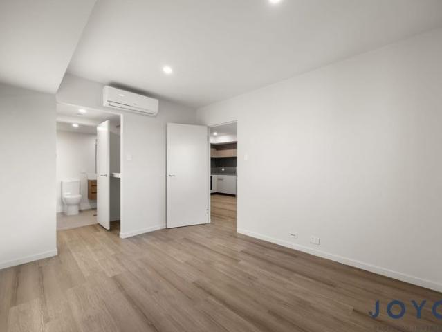2 Bed Apartment with Appliances Included and the Best Views in the House!