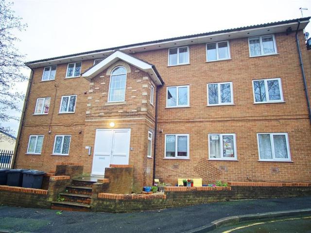 2 Bed Apartment to Let on Ribble Bank. 2 bed apartment to rent £625 pcm £144 pw