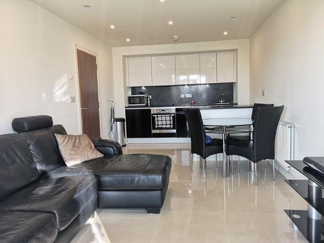2 Bed Apartment To Let | Shearwater Dr NW9 Hendon
