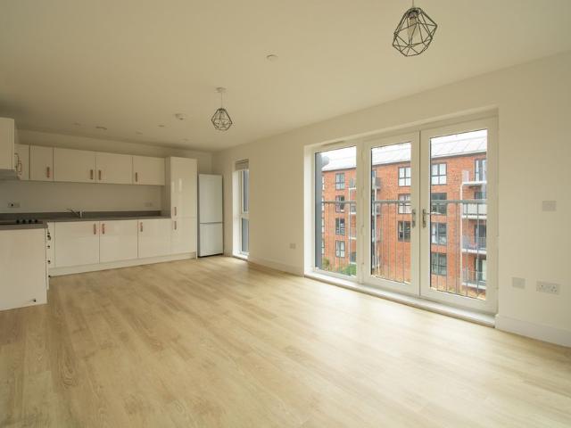 2 bed Apartment To Let