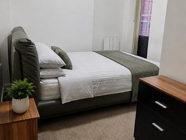 2 bed Apartment To Let