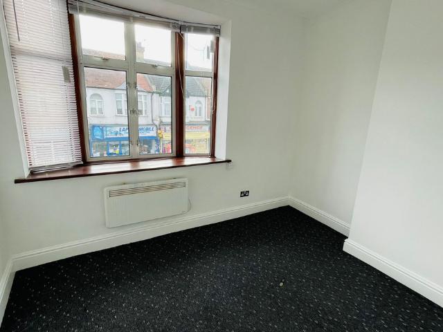 2 bed Apartment To Let