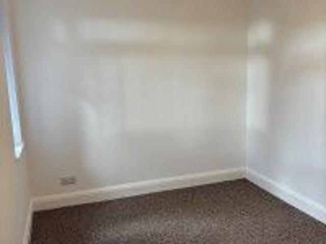 2 bed Apartment To Let