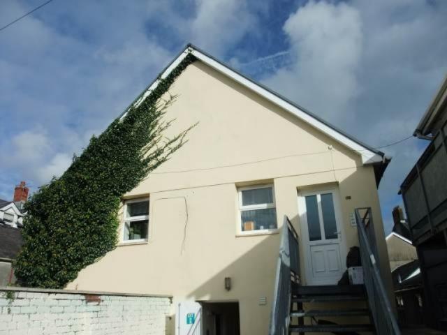 2 bed Apartment To Let