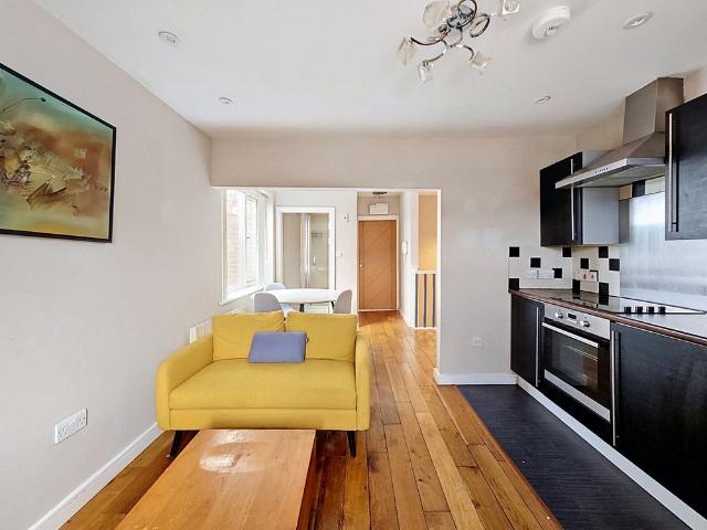 2 bed Apartment To Let