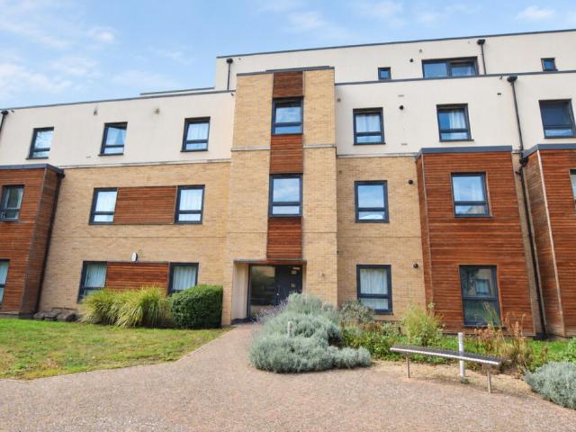 2 bed Apartment References Pending