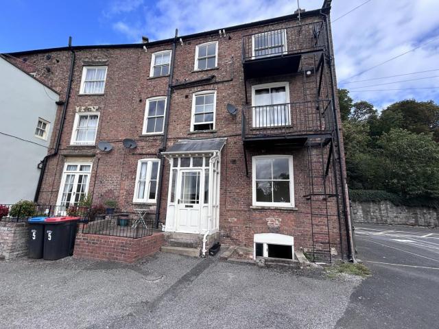 2 Bed Apartment to let