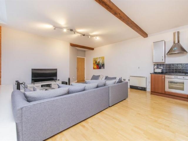 2 bed Apartment To Let