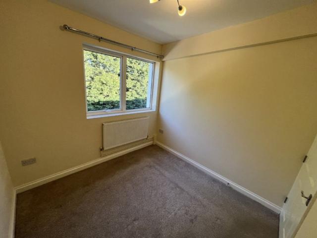 2 bed Apartment To Let