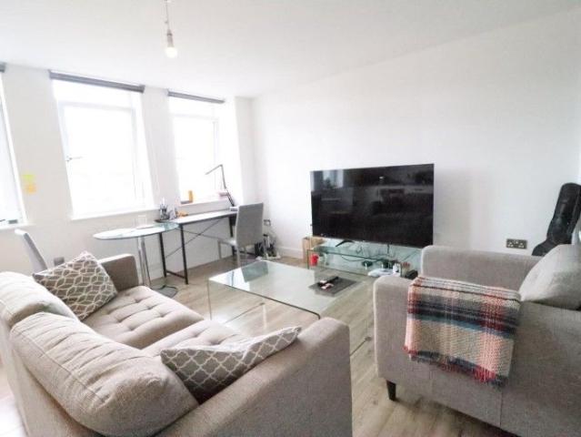 2 BED Apartment To rent