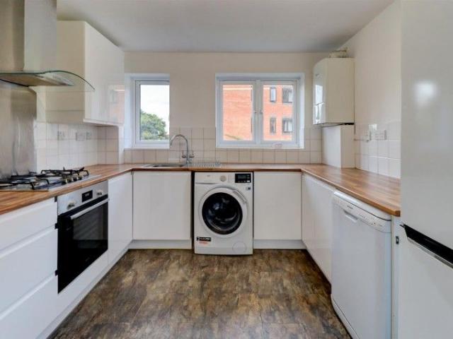 2 BED Apartment To rent