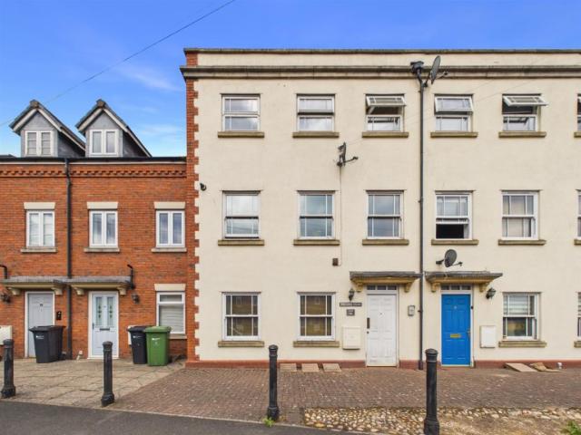 2 BED Apartment To rent