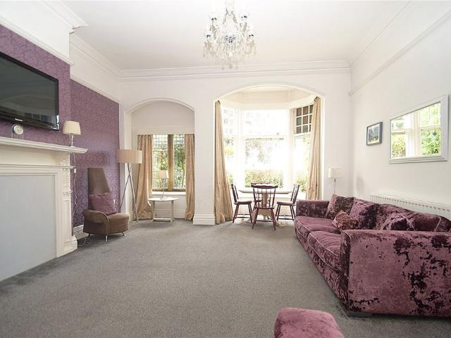 2 bed apartment to rent in Belvedere Road, Scarborough, North Yorkshire, YO11