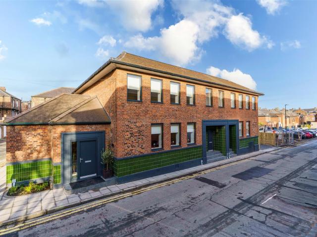 2 bed apartment to rent in Brandling Park Mews, Newcastle Upon Tyne, NE2