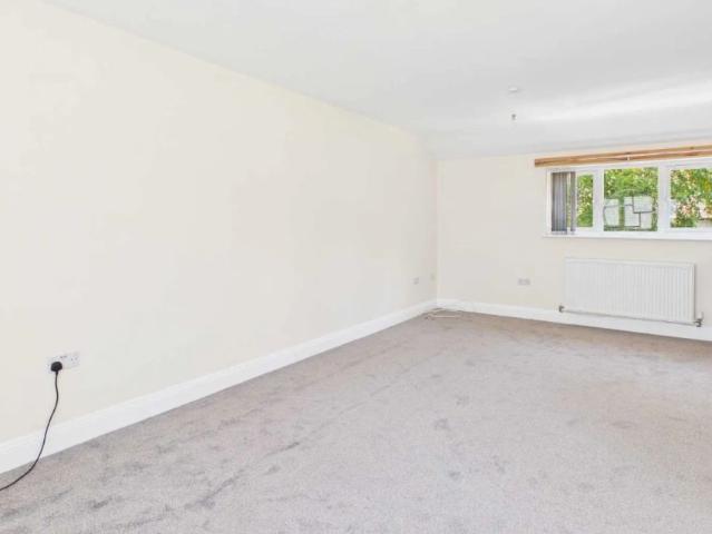 2 bed apartment to rent in Cleeve Road, Birmingham, B14