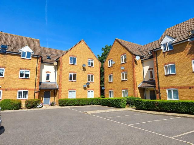 2 bed apartment to rent in Forest Glade, Langdon Hills, Basildon, Essex, SS16