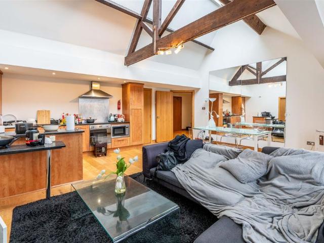2 bed apartment to rent in Grainger Street, Newcastle Upon Tyne, NE1