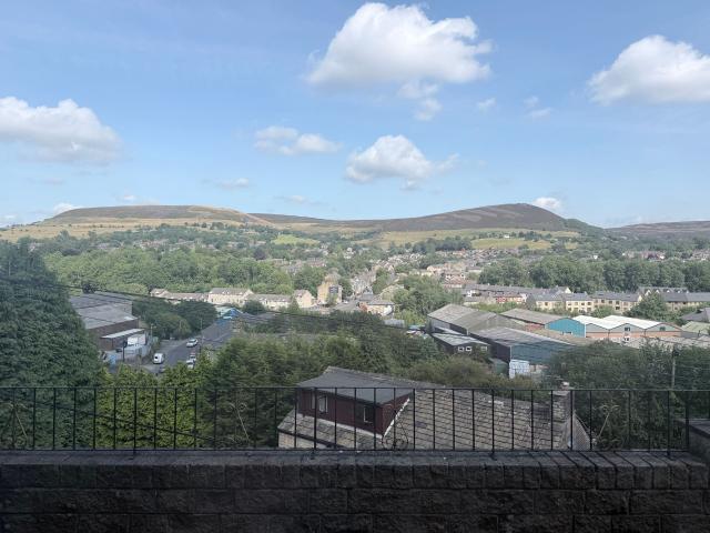 2 bed apartment to rent in Manchester Road, Mossley, OL5