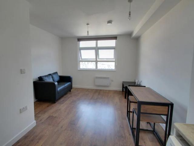 2 bed apartment to rent in Southampton Street, Leicester, LE1
