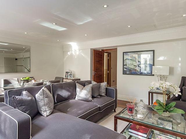 2 bed apartment to rent Kensington Gardens Square, Bayswater W2