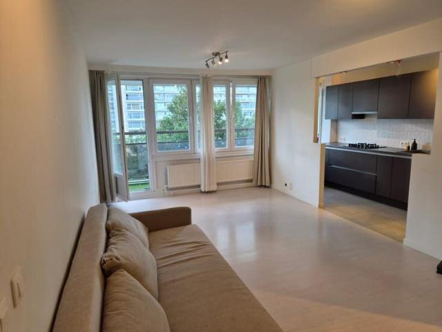 2 Bed Apt for Rent in Jette, Avenue de l'Arbre Ballon