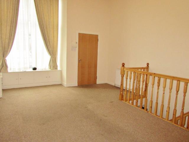 2 Bed At Nithsdale Road, Glasgow G41, 2 bed flat to rent, £900 pcm | PrimeLocation