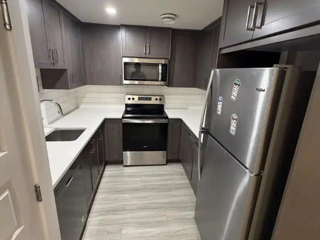 2 Bed basement in Homestead NE